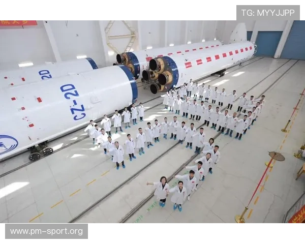 火箭发图纪念本场比赛展现球队精神与荣耀时刻意义非凡